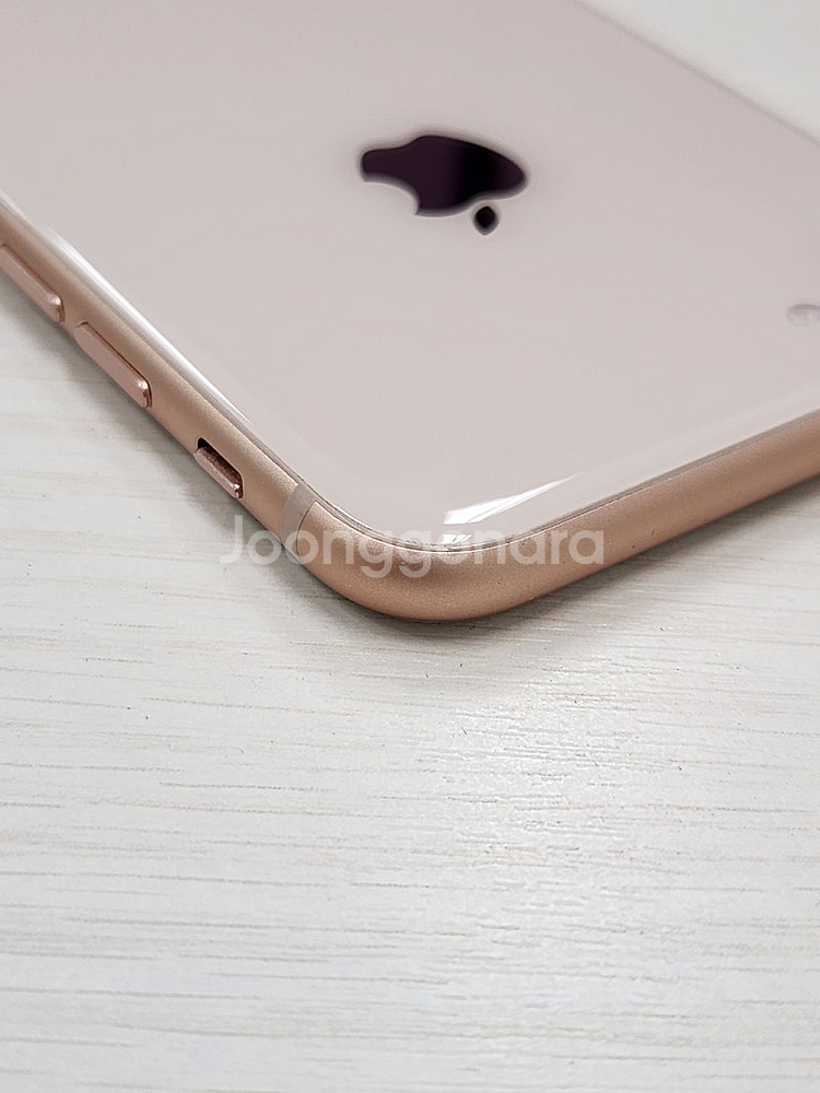 아이폰8 골드색상 64용량 상태좋은 감성폰 서브폰 단말기 14만 판매합니다--7